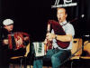 Pierre au diatonique et Jean Sb  la cornemuse, photo Franois Pommery